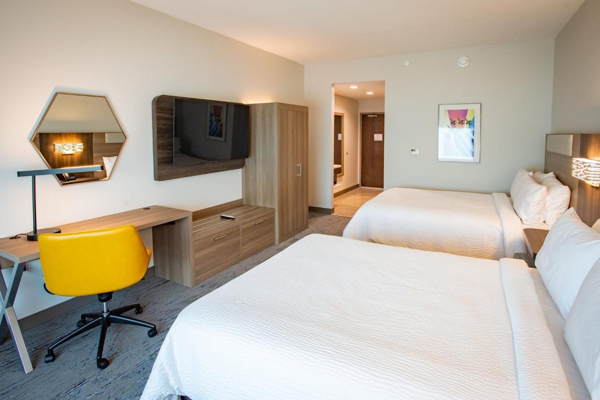 Holiday Inn Express & Suites Pensacola Airport North - I-10 By Ihg Ferry Pass Exterior photo